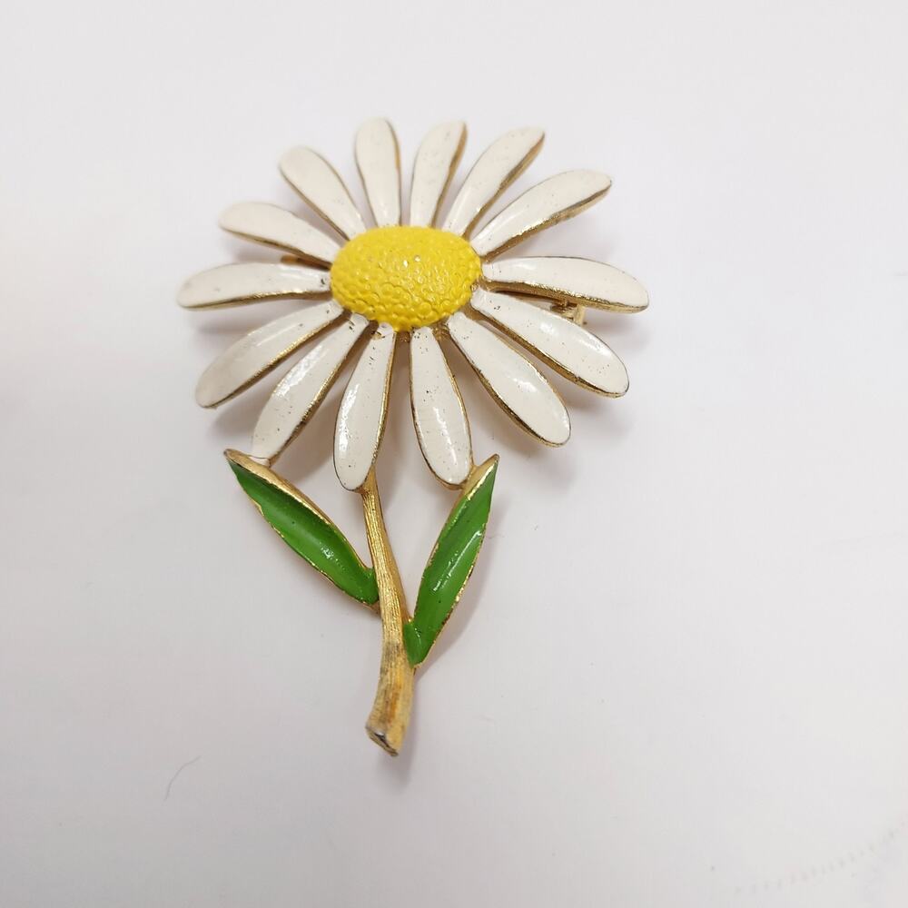 Metal Enamel Flower Daisy Brooch Mod MCM 1960s White Yellow Green